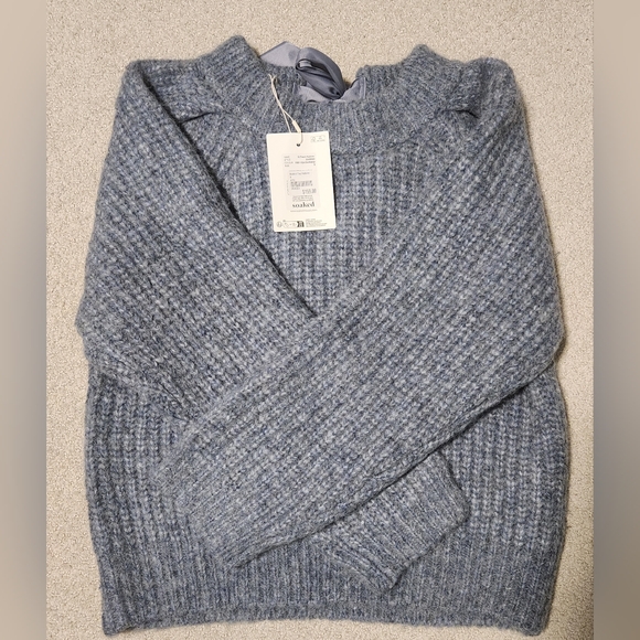 Soaked In Luxury Bow Sweater Pullover - Picture 6 of 7